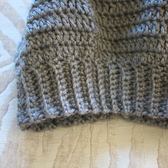 🧶Bizzybe Em's Snug & Cozy Heather Gray Beanie - Picture 3 of 7